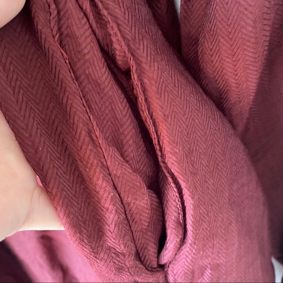 Faithfull The Brand Tropic Shirt in Maroon small - Picture 8 of 9